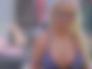 Live cam show with Fit Cougar - Gamer MILF on sexytreat.net