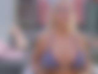 Fit Cougar's Live Sex Cam Show