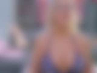 Fit Cougar's Live Sex Cam Show