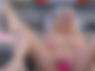 Fit Cougar's Live Sex Cam Show