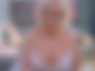 Live cam show with Fit Cougar - Interactivetoy Granny on fapnchat