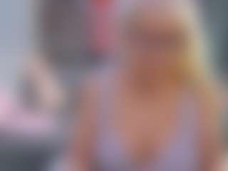 Live cam show with Fit Cougar - Glasses on Camiplay Live