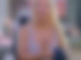 Fit Cougar's Live Sex Cam Show