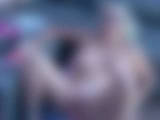 Fit Cougar's Live Sex Cam Show