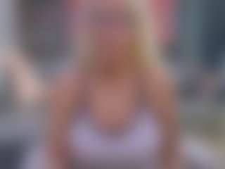 Fit Cougar's Live Sex Cam Show