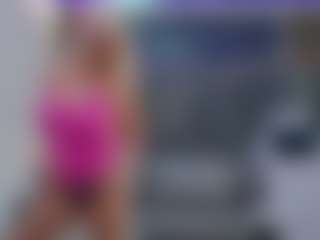 Fit Cougar's Live Sex Cam Show