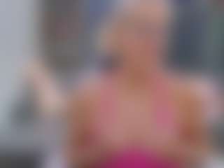 Live cam show with Fit Cougar - Body Massage on Camming Site
