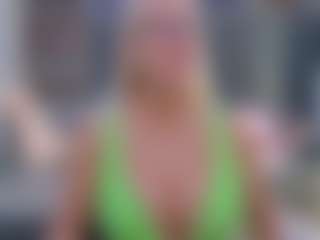 Fit Cougar's Live Sex Cam Show
