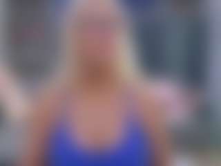 Fit Cougar's Live Sex Cam Show