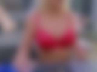 Fit Cougar's Live Sex Cam Show