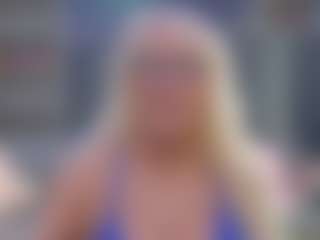 Fit Cougar's Live Sex Cam Show