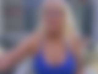Live cam show with Fit Cougar - Old on AdultVida.com