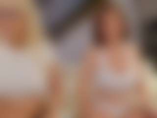 Fit Cougar's Live Sex Cam Show