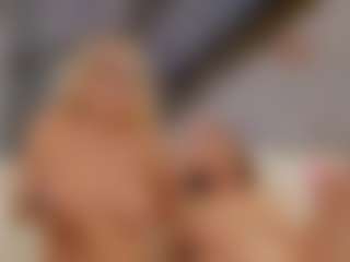 Fit Cougar's Live Sex Cam Show