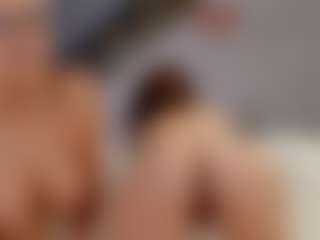 Fit Cougar's Live Sex Cam Show