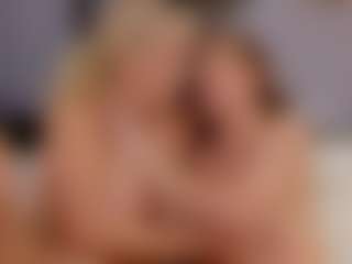 Fit Cougar's Live Sex Cam Show