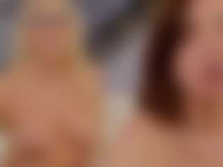 Fit Cougar's Live Sex Cam Show
