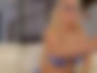 Fit Cougar's Live Sex Cam Show