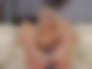 Fit Cougar's Live Sex Cam Show