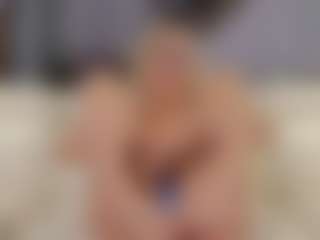 Fit Cougar's Live Sex Cam Show