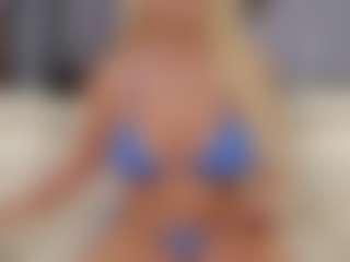 Fit Cougar's Live Sex Cam Show