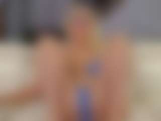 Fit Cougar's Live Sex Cam Show