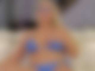 Fit Cougar's Live Sex Cam Show