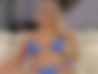 Fit Cougar's Live Sex Cam Show