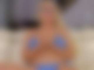 Fit Cougar's Live Sex Cam Show