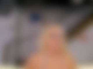 Fit Cougar's Live Sex Cam Show