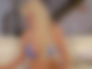 Fit Cougar's Live Sex Cam Show