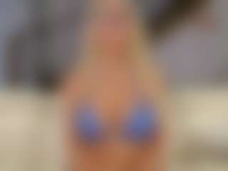 Fit Cougar's Live Sex Cam Show
