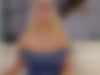 Fit Cougar's Live Sex Cam Show