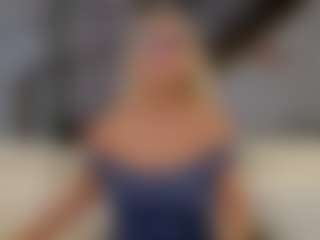 Fit Cougar's Live Sex Cam Show