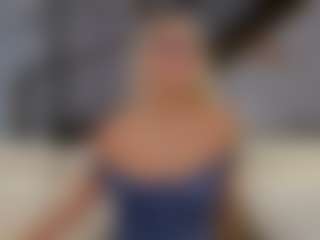 Fit Cougar's Live Sex Cam Show