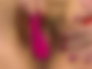 Live cam show with Fit Cougar - Old on TottyGirls