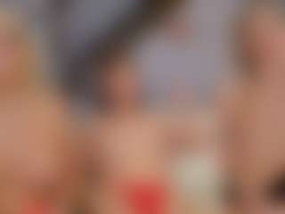 Live cam show with Fit Cougar - Role on Mixed Magazine Live