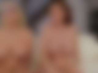 Fit Cougar's Live Sex Cam Show