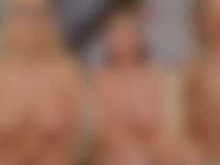 Fit Cougar's Live Sex Cam Show