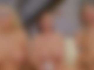 Fit Cougar's Live Sex Cam Show