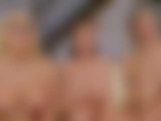 Fit Cougar's Live Sex Cam Show