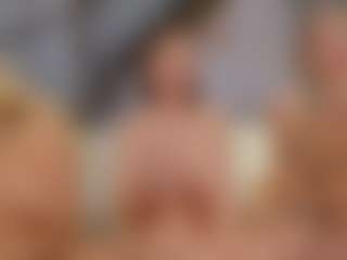 Fit Cougar's Live Sex Cam Show