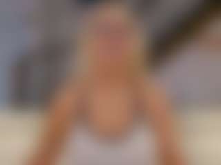 Fit Cougar's Live Sex Cam Show