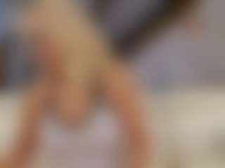 Fit Cougar's Live Sex Cam Show