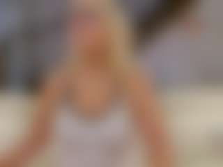 Fit Cougar's Live Sex Cam Show