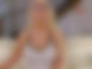 Fit Cougar's Live Sex Cam Show