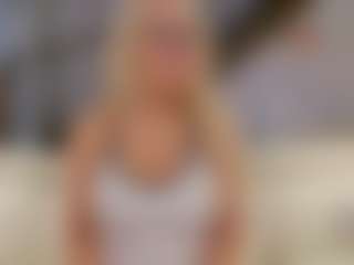 Fit Cougar's Live Sex Cam Show