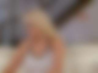 Fit Cougar's Live Sex Cam Show