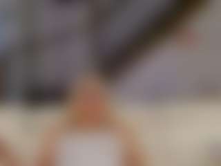 Fit Cougar's Live Sex Cam Show