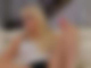 Fit Cougar's Live Sex Cam Show